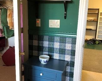 Another cute cabinet.