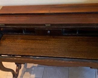 Antique Rosewood Spinet Desk	29x37x18.5in	HxWxD