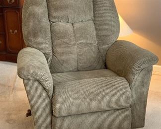 La-Z-Boy Plush Recliner Chair	42x40x40in	HxWxD
