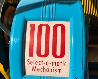 Seeburg M100C Select-O-Matic 100 Jukebox Selectomatic	53x35x26in	HxWxD
