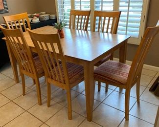 Natural Maple Dining table w/ 6 Chairs	29.5x36in x 60in	HxWxD
