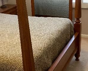 Queen Cochrane 4 Post Oak Bed Serra Perfect Sleeper	70x65x88	HxWxD
