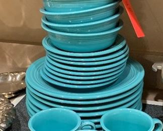 27pc Fiestaware Periwinkle Blue Dish Set	 	

