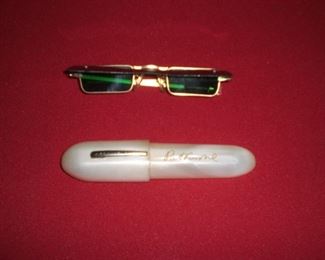 Pat Boone flip up sunglasses with lucite case 