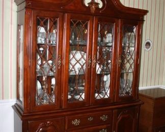 Beautiful Mid sized China Cabinet.  High Quality Mirrored Back