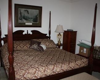 Great 4 post king Bed with wonderful TEMPUR-PEDIC PRO ADAPT adjustable Mattress.  