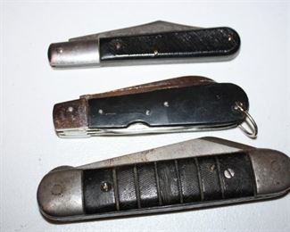 3 Large pocket knives