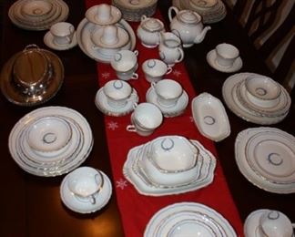 Over 100 pieces of Warwick China