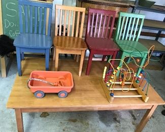 Childs Craft and Play Table with 4 Chairs
