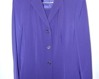 LE SUIT, Essentials