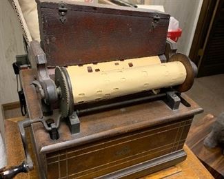 Musical instrument with 10 rolls