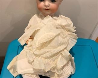 Simon and Halbig 921-50 doll with sleepy eyes