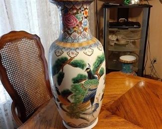Large vase with birds