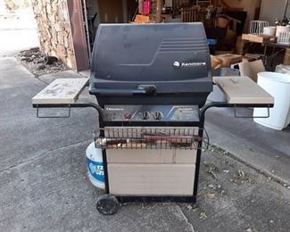 Kenmore barbecue grill with LP tank - feels full