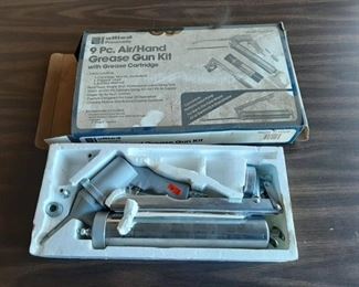 Pneumatic grease gun kit