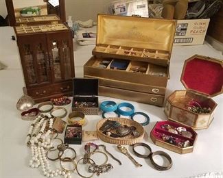 large lot of assorted jewelry and 4 jewelry boxes