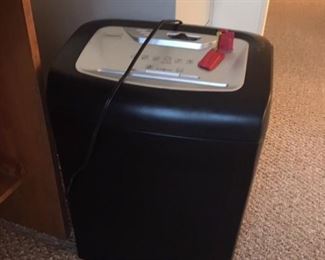 Large shredder - like new