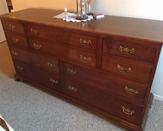 Stickley Triple dresser- part of matching Queen Pineapple poster bedroom set