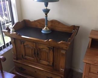 Leather top dry sink cabinet; lamp