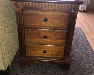3 drawer night stand