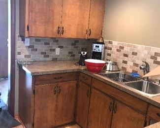 Kitchen cabinets, countertops and backsplash