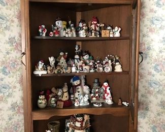 Snowmen and sweet corner cabinet