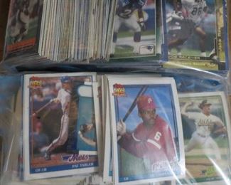 1000's of Baseball Cards