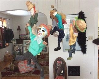Unique marionettes