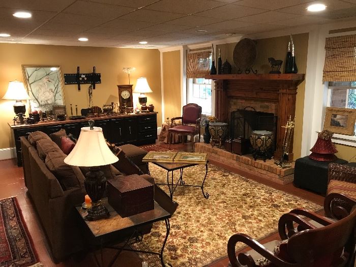 Cozy Brown Sectional sofa in excellent condition! 