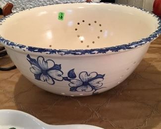 PAINTED BOWL COLLANDER
