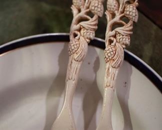 Decorative utensils