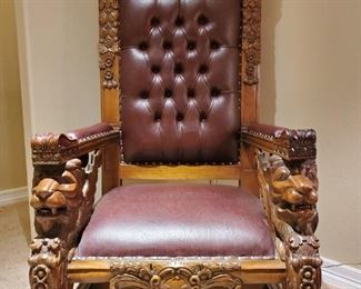 Throne chair with lion arms