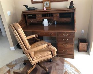 Nice Desk       Leather Executive Swivel Armchair