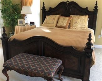 King Bed        Bench