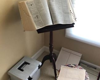 Dictionary Stand