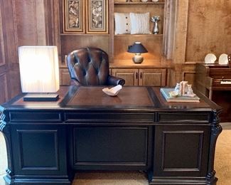 Hooker executive desk....measures 6'2"w x3'5"d x 28"h