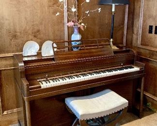 Arconsonic piano by Baldwin