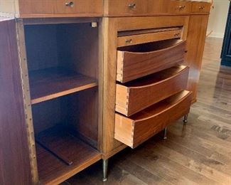 ...provides excellent storage!