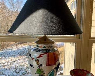 Vintage Chinoiserie lamp
