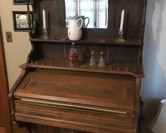 Vintage pump organ