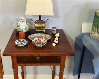 One of several side Tables - Lamps - Porcelain ....
