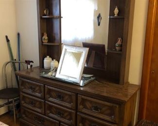 Dresser w/ Mirror
