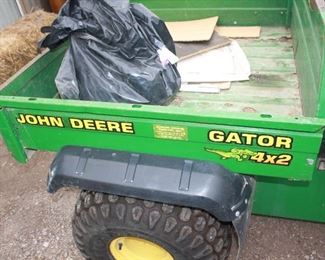 John Deere Gator 4x2