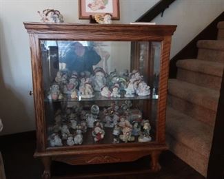 Display Cabinet & Dreamsicle Figurines