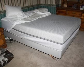 Like new Sleep number 10 queen size mattress. Very nice
