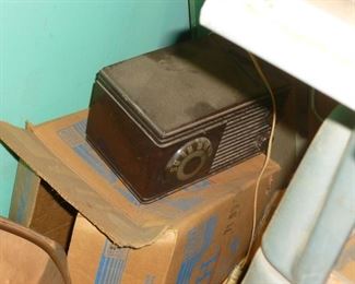 Another vintage radio