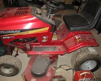 Murray lawn tractor