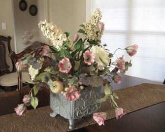 One of the many nice Arrangements, Lots of Greenery in this sale...