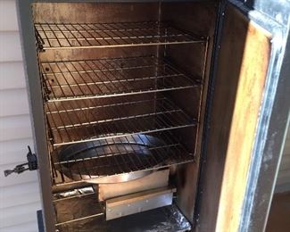 Inside the Masterbuilt Electric Smoker...