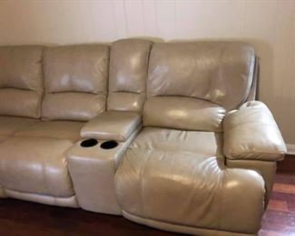 CT0072: Cindy Crawford Sectional Sofa with 2 Electric Recliners Local Pickup https://www.ebay.com/itm/123974276173